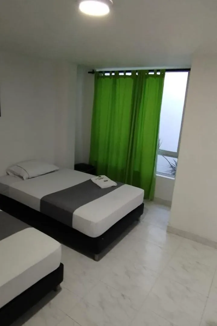 Hotel Paradise Lleras Μεντεγίν