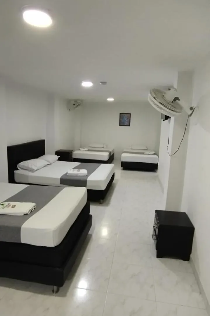 Hotel Paradise Lleras Μεντεγίν 2*,