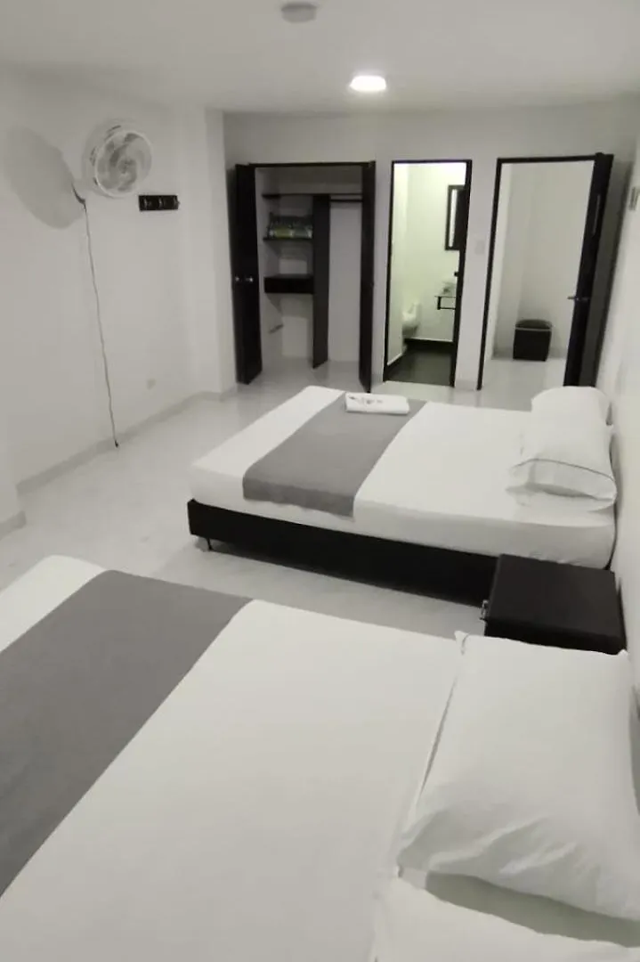 Hotel Paradise Lleras Μεντεγίν