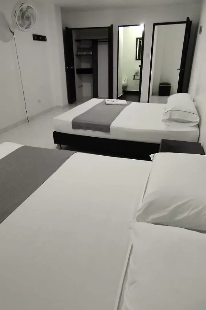 Hotel Paradise Lleras Μεντεγίν