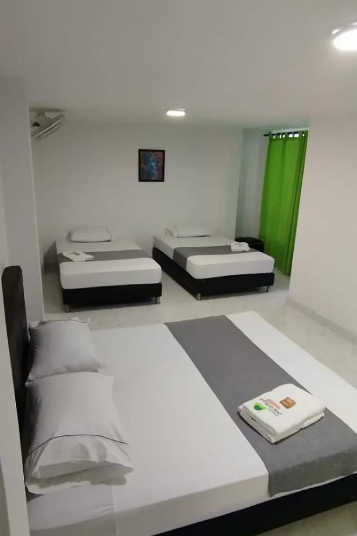 Hotel Paradise Lleras Μεντεγίν