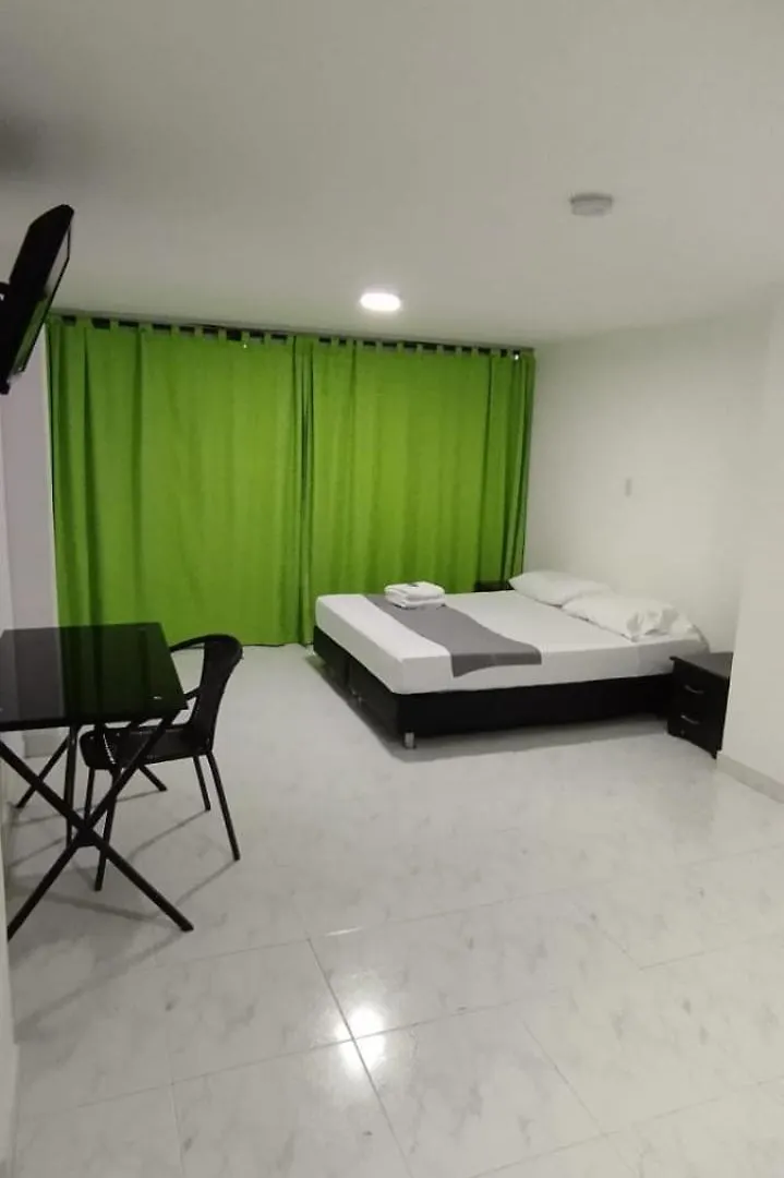 Hotel Paradise Lleras Μεντεγίν