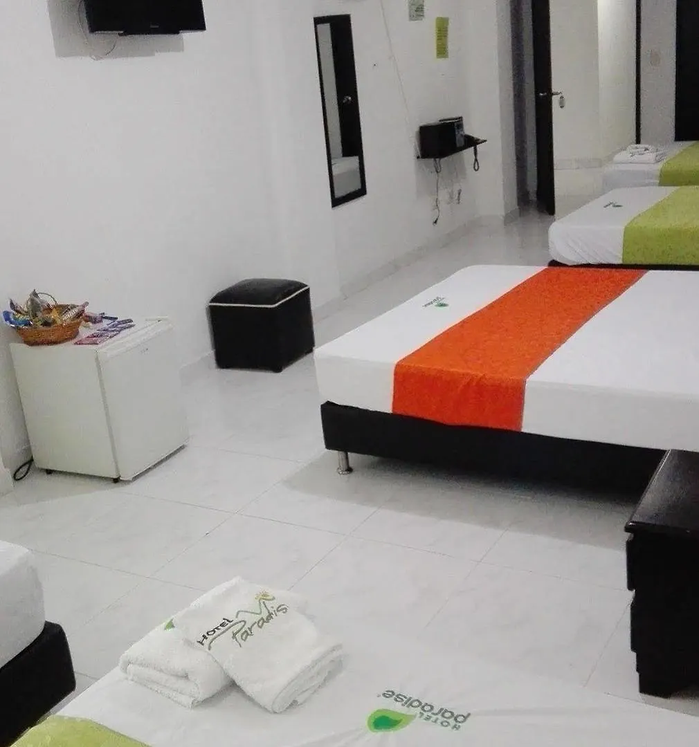 Hotel Paradise Lleras Μεντεγίν