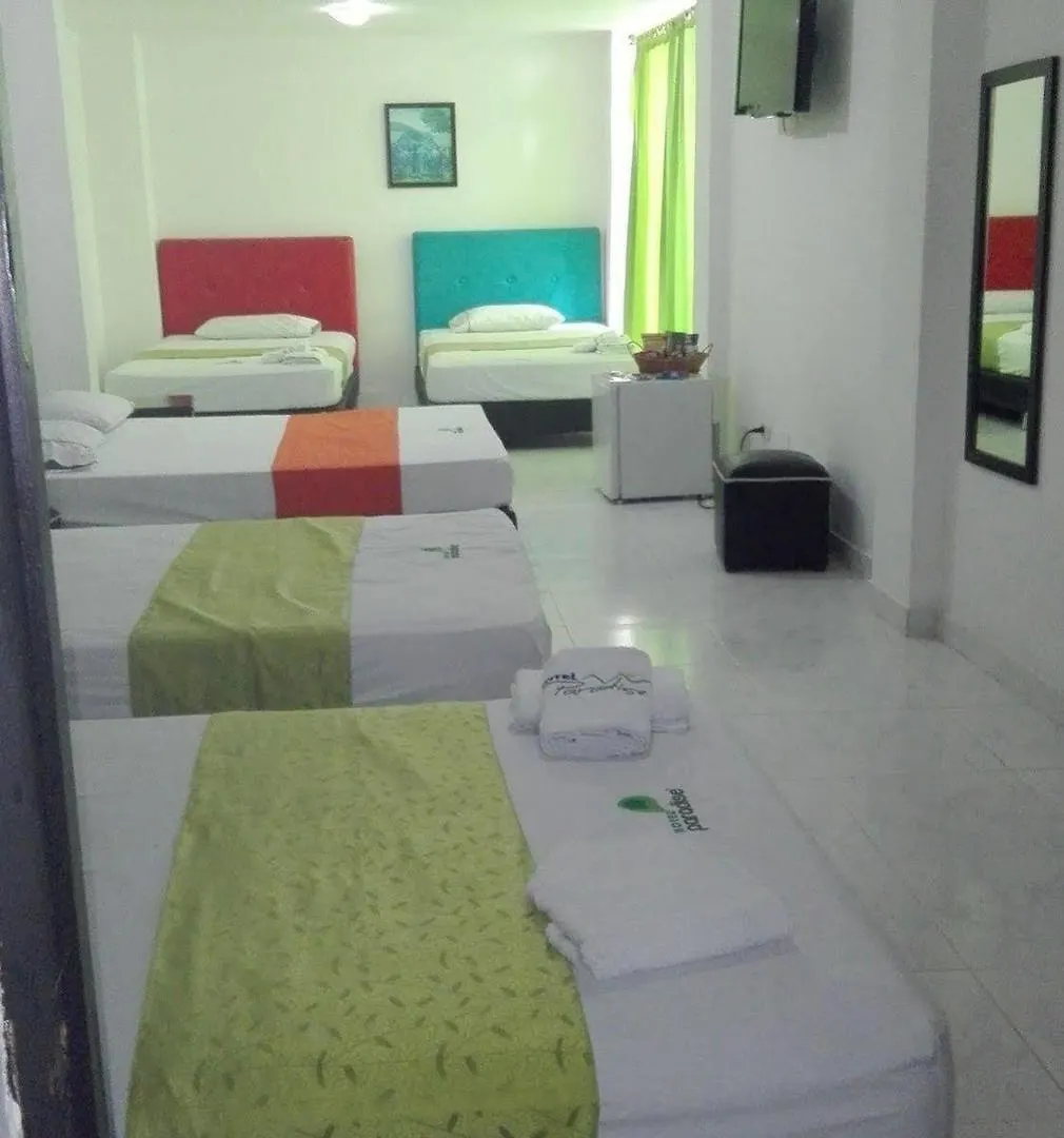 Hotel Paradise Lleras Μεντεγίν