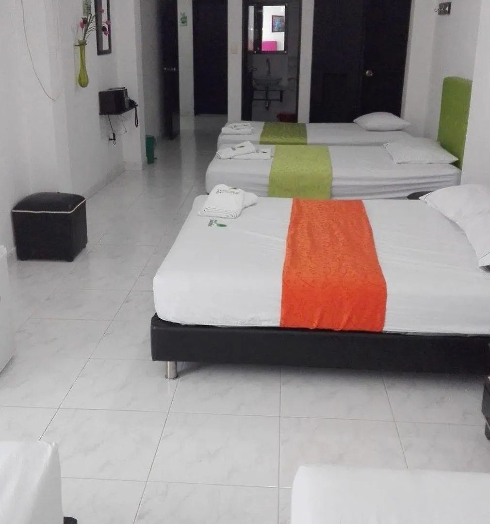 Hotel Paradise Lleras Μεντεγίν