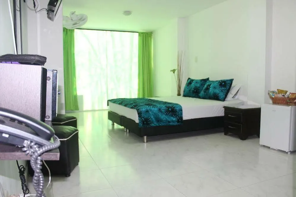 Hotel Paradise Lleras Μεντεγίν